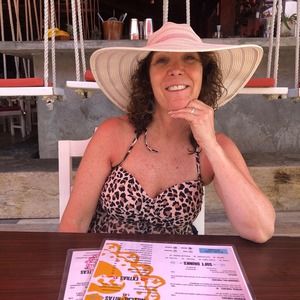 Meet your Posher, Sharon